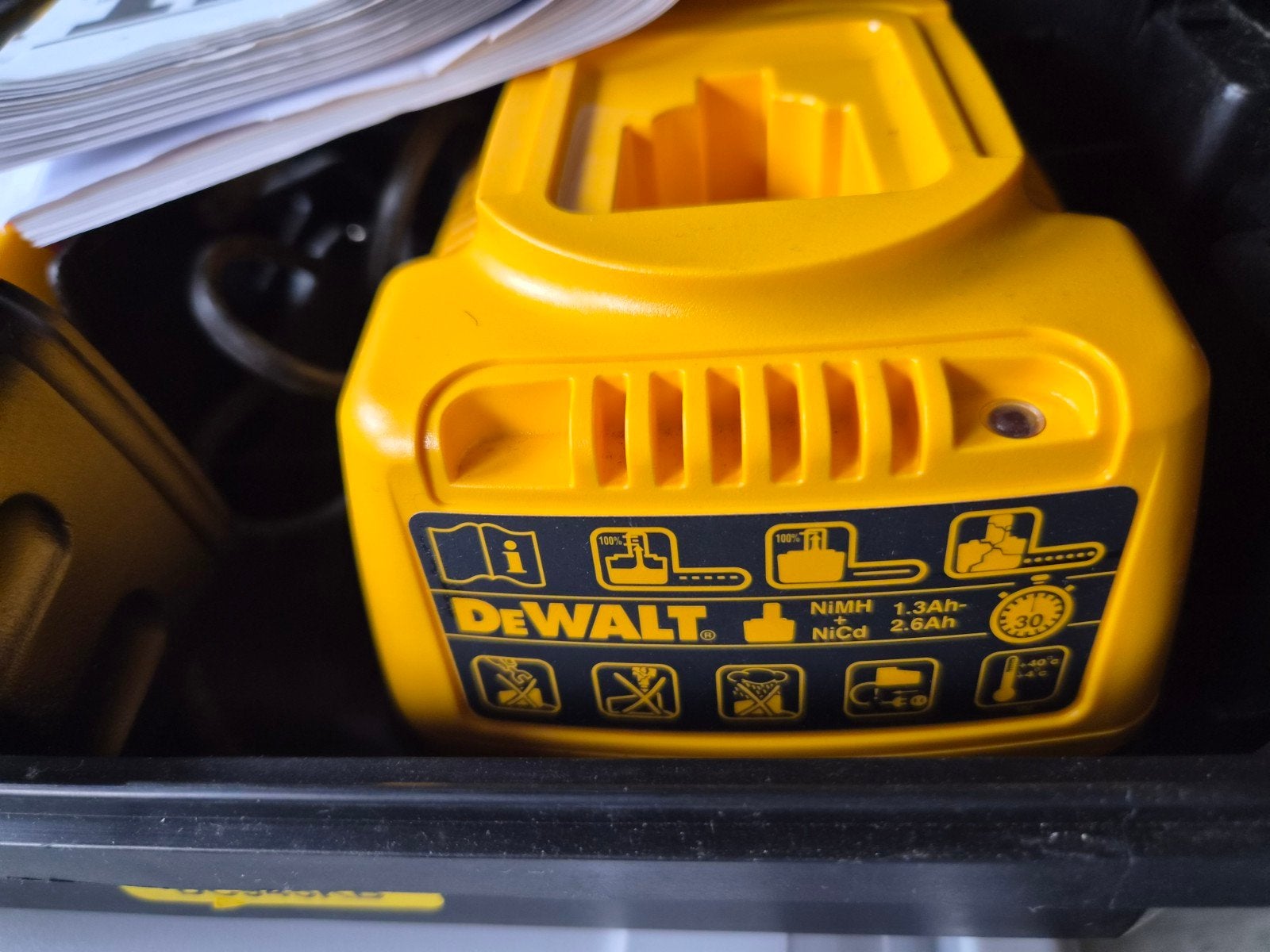 De Walt accu schroef/boor machine, Doe-het-zelf en Bouw, Ophalen, Klopboormechanisme, 400 tot 600 watt, Zo goed als nieuw