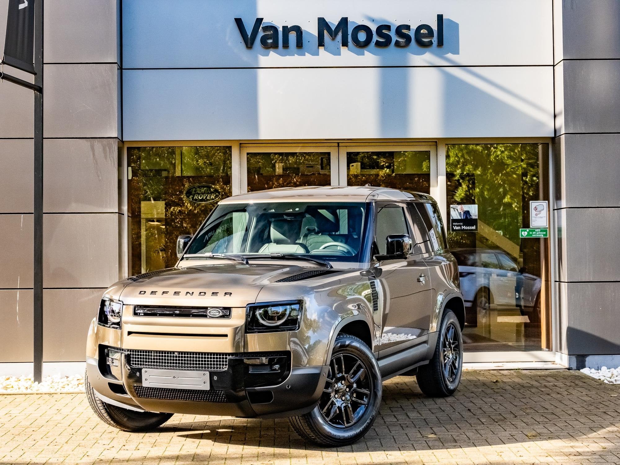 Land Rover Defender 90 D200 S AWD Auto. 27MY (automatique), Autos, Achat, 2997 cm³, Entreprise, 200 ch