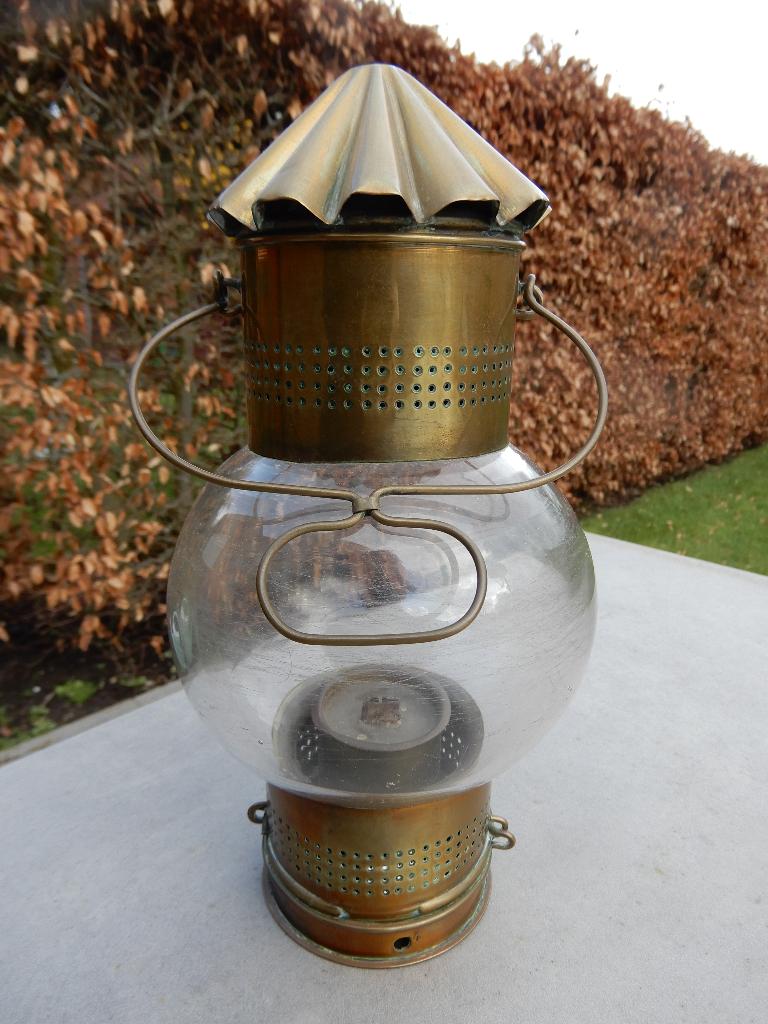 Lampe à huile ancienne, Enlèvement