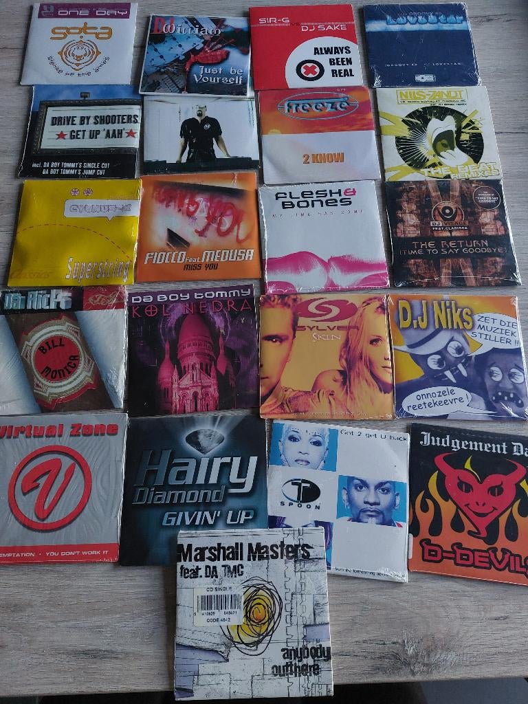 Lot nr 2  , retro house cd single s te koop (nieuw), 6 singles of meer, Ophalen, Nieuw in verpakking, Dance