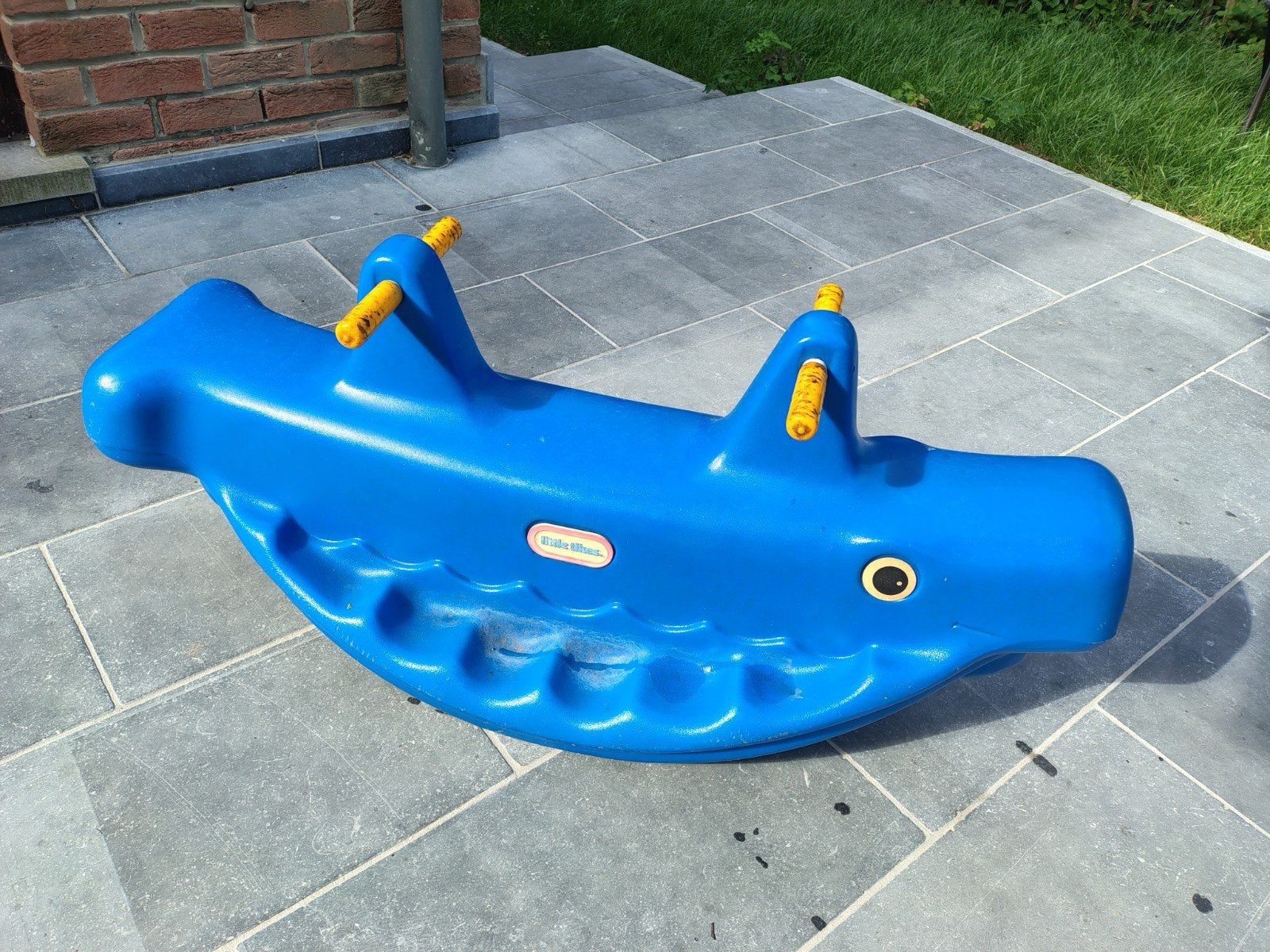 Little Tikes, de schommelwalvis, Ophalen