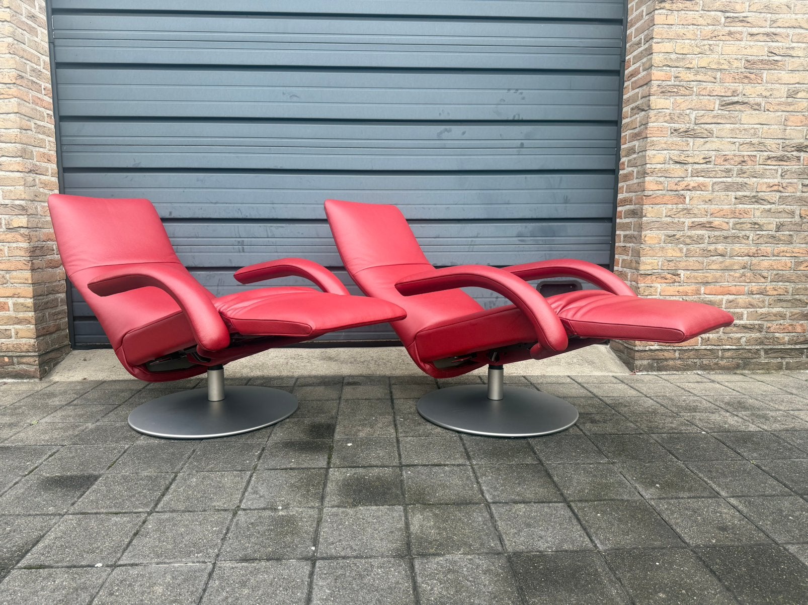 2x rode Jori Yoga relax Medi Multi-move NIEUWSTAAT!!, Ophalen of Verzenden, Durlet leolux rolf benz natuzzi xooon stressless conform hukla