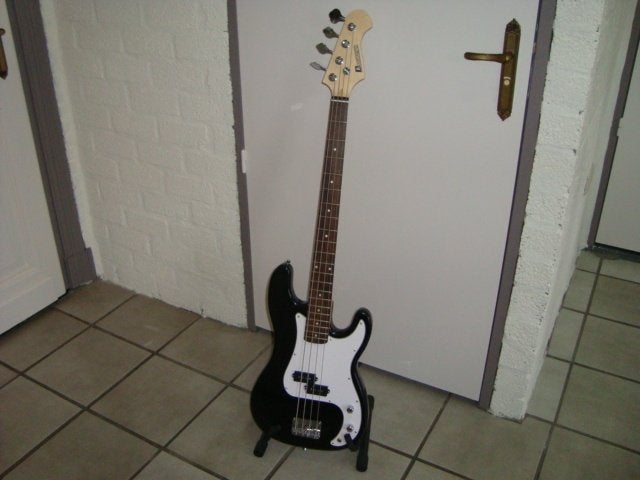Dimavery PB-320 elektr. basgitaar zwart (nieuw, 20251075), Muziek en Instrumenten, Ophalen of Verzenden, Nieuw, Elektrische basgitaar