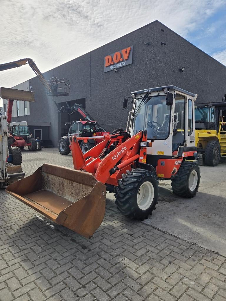 Kubota R520