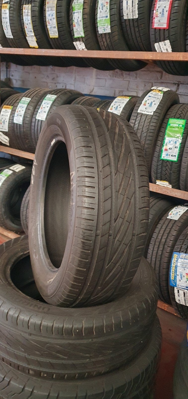 205/55R16 UNIROYAL TOP QUALITÉ AVEC MONTAGE ET ÉQUILIBRAGE, Autos : Pièces & Accessoires, Enlèvement, Utilisé