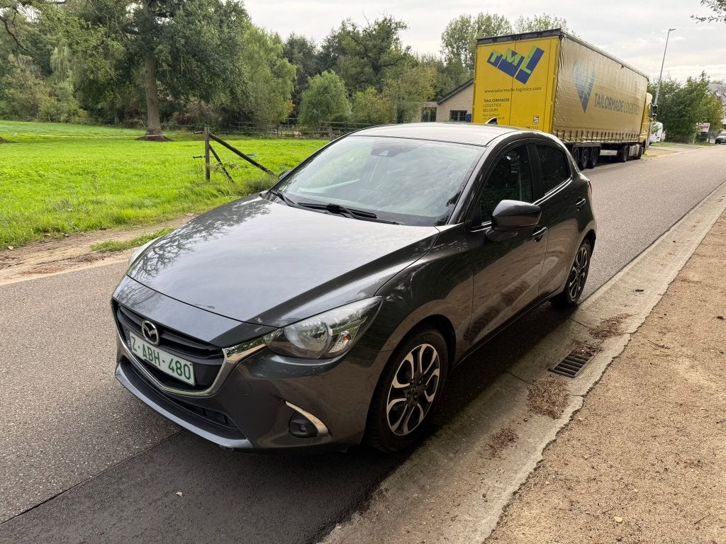 Mazda 2 1.5 90Pk Hakone Gekeurd voor verkoop, Auto's, Voorwielaandrijving, Dealer onderhouden, Stof, 4 cilinders