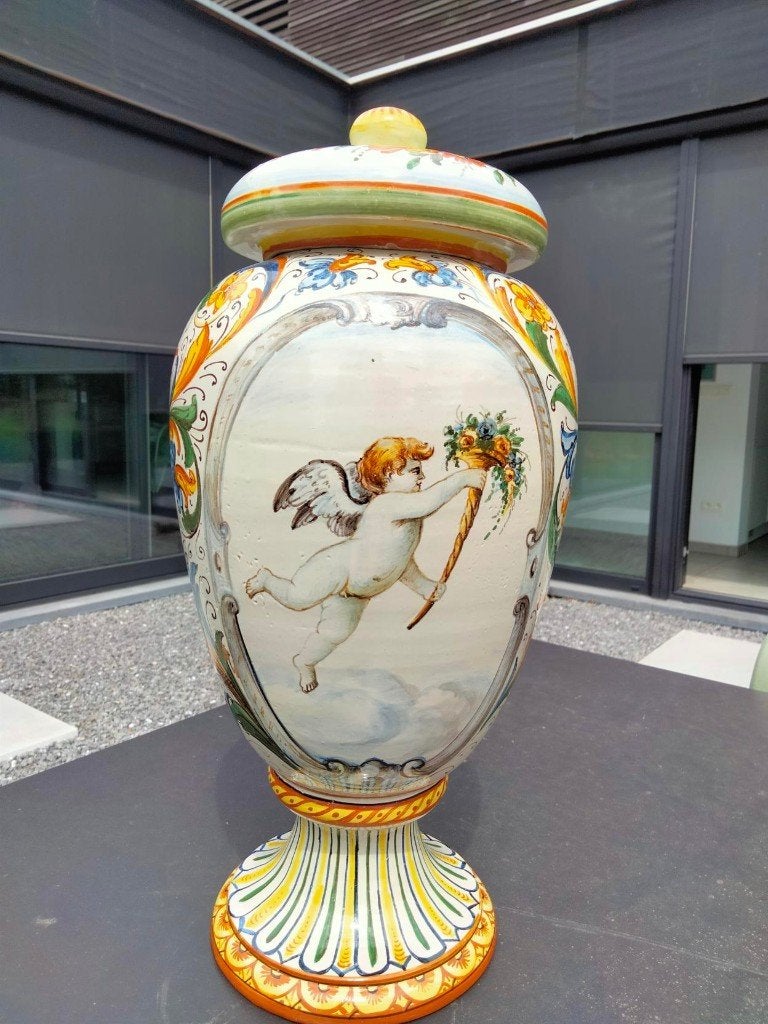 Castelli Ceramiche Italy vaas keramiek putti Engel Majolika, Ophalen