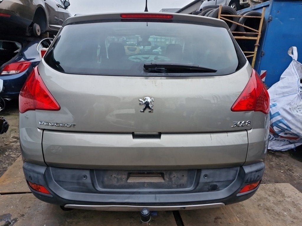 TREKHAAK Peugeot 3008 I (0U / HU) (01-2009/08-2016), Kontakt-peugeot@peugeot.com, Gebruikt, Peugeot Deutschland GmbH, Bahnhofsplatz
65423  Rüsselsheim, DE