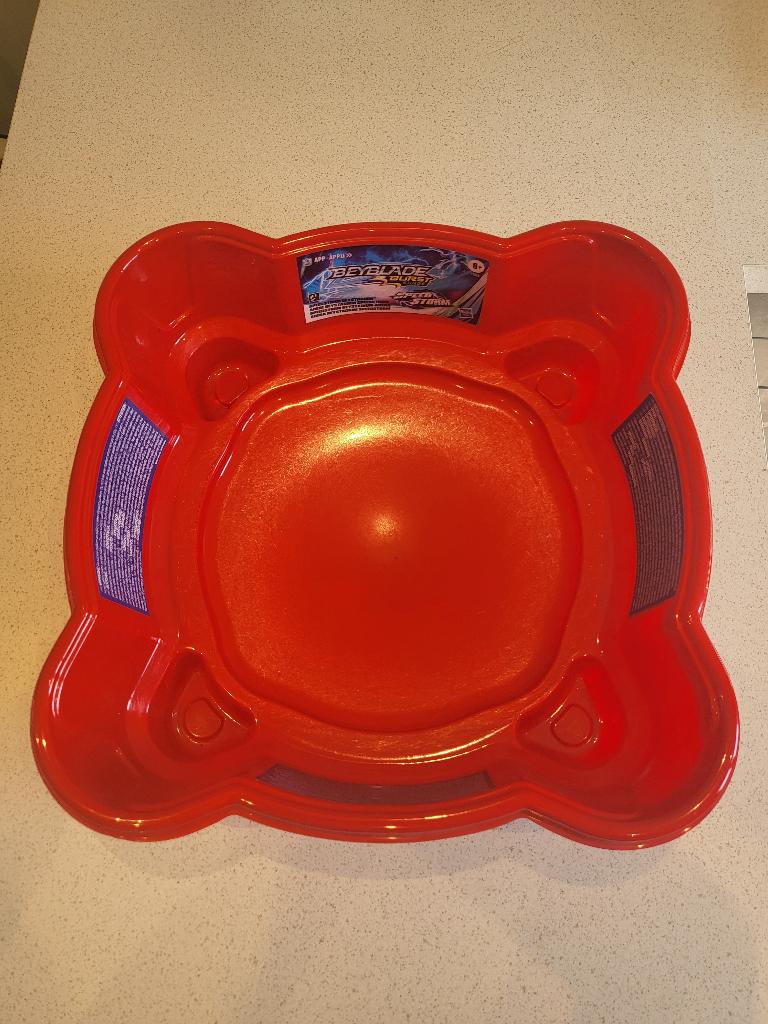Beyblade Arène - Burst Speedstorm, Enlèvement, Utilisé