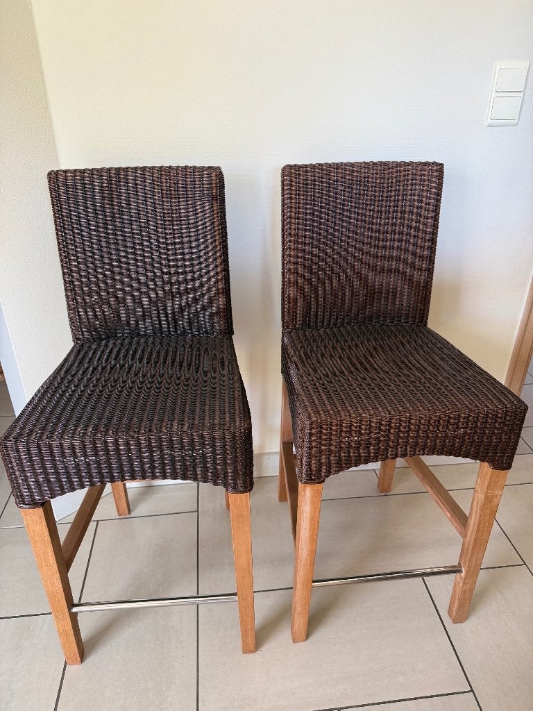 Vintage bruine rotan barkrukken (set van 2), Huis en Inrichting, Barkrukken, Ophalen, Gebruikt, Met voetsteun, Hout