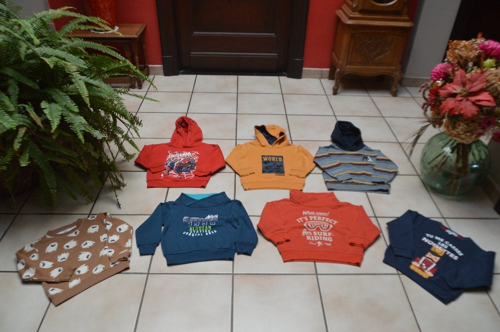 Sweatshirts voor jongens T104 of 3/4 jaar Zeer goede voor €3, Kinderen en Baby's, Diverses, Trui of Vest, Ophalen of Verzenden