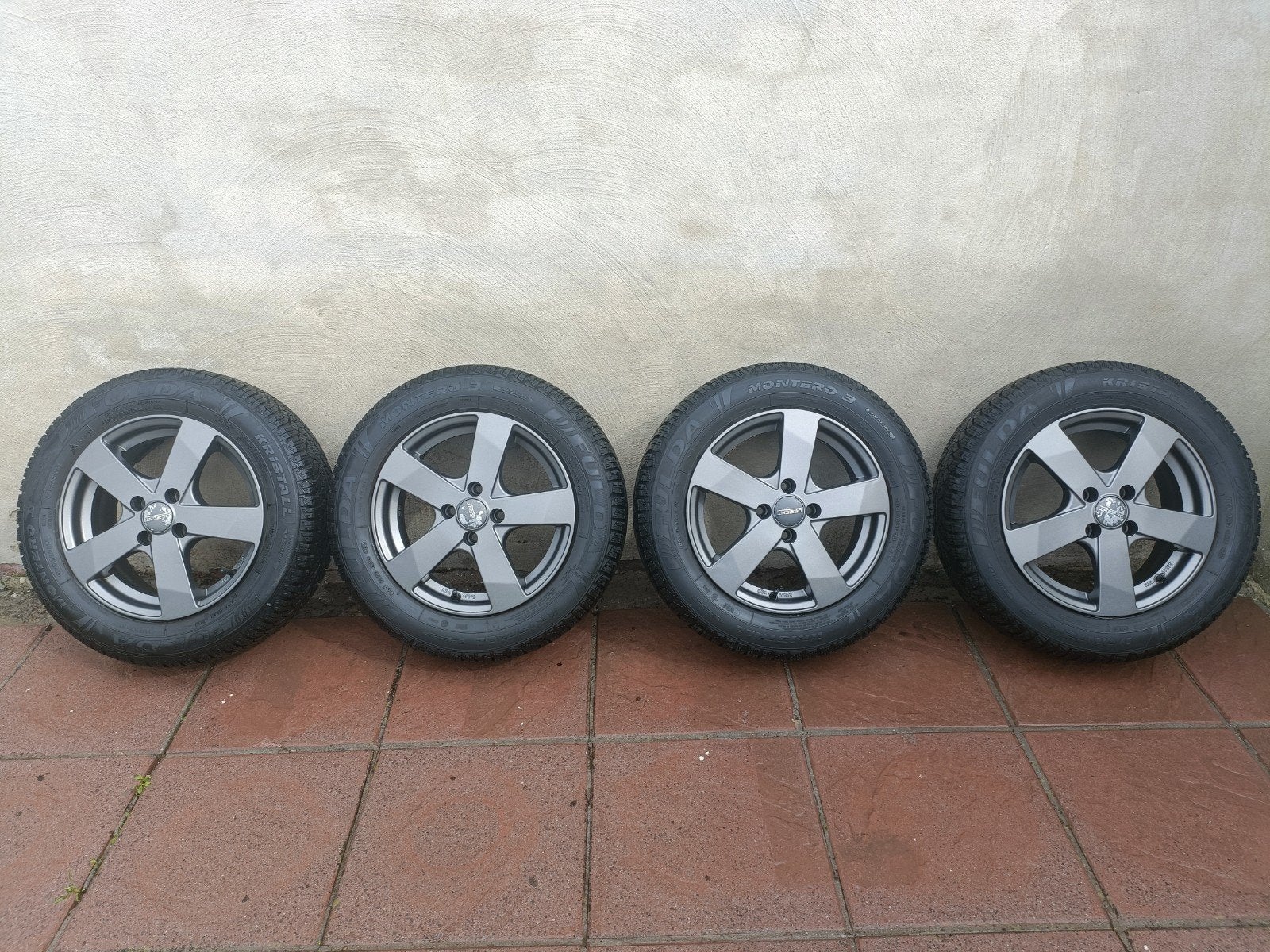 Kit hiver en 185/65 R15, 15 pouces, Pneus hiver, Pneu(s), Enlèvement
