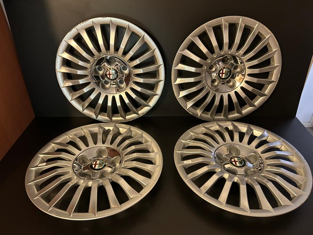 4 enjoliveurs d’origine alfa Romeo giulietta 16", Enlèvement ou Envoi, Utilisé