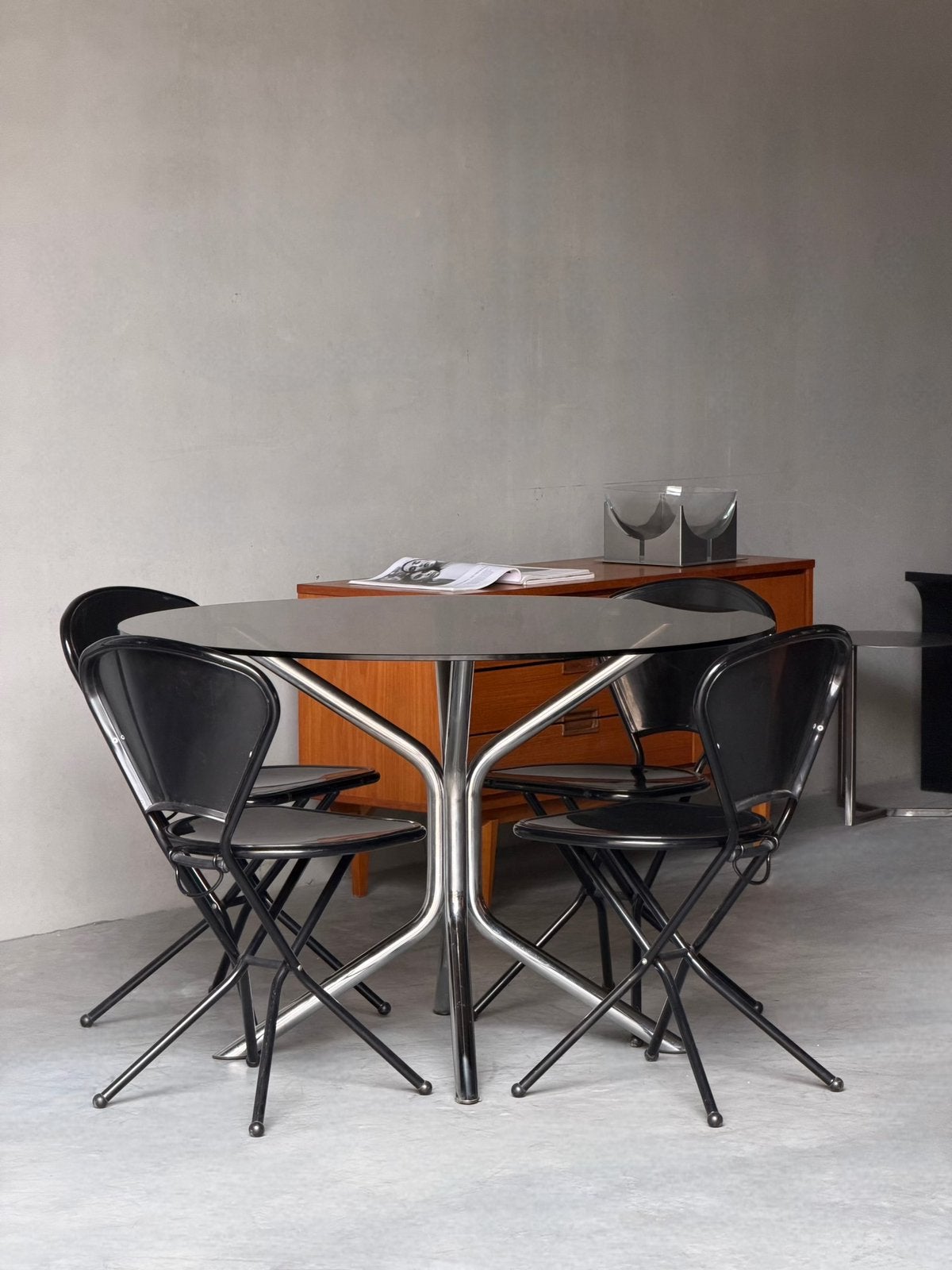 Vintage design chroom ronde eettafel, Ophalen, Zo goed als nieuw, Glas