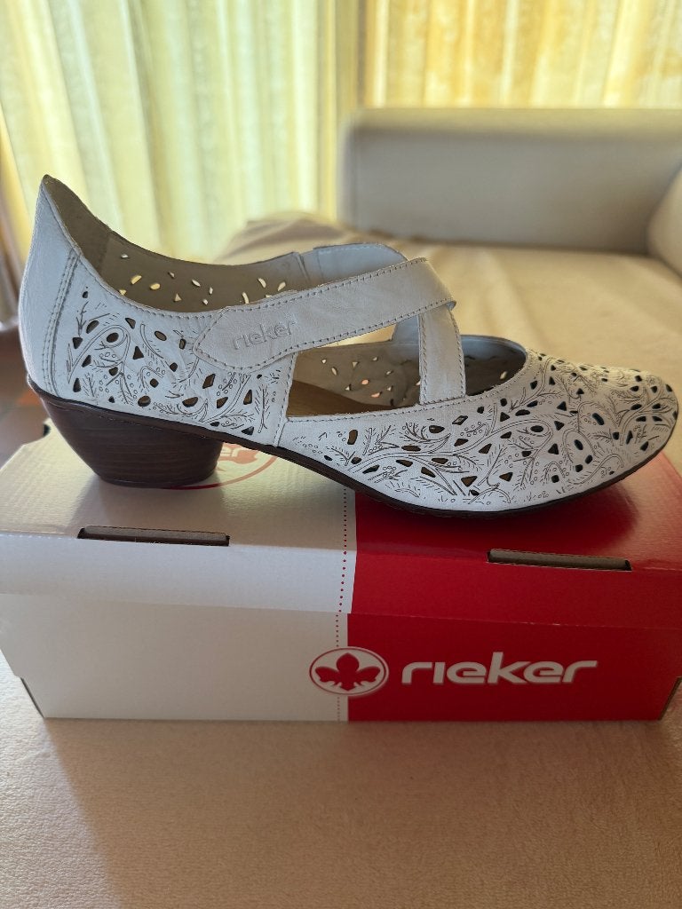 Rieker witte schoenen. Maat 42. Nieuw, Vêtements | Hommes, Chaussures, Neuf, Enlèvement, Autres types, Blanc