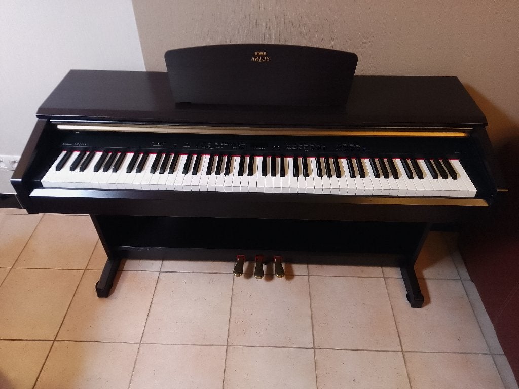 YAMAHA ARIUS PIANO IN GOEDE STAAT, Muziek en Instrumenten, Ophalen, Zwart, Digitaal, Zo goed als nieuw