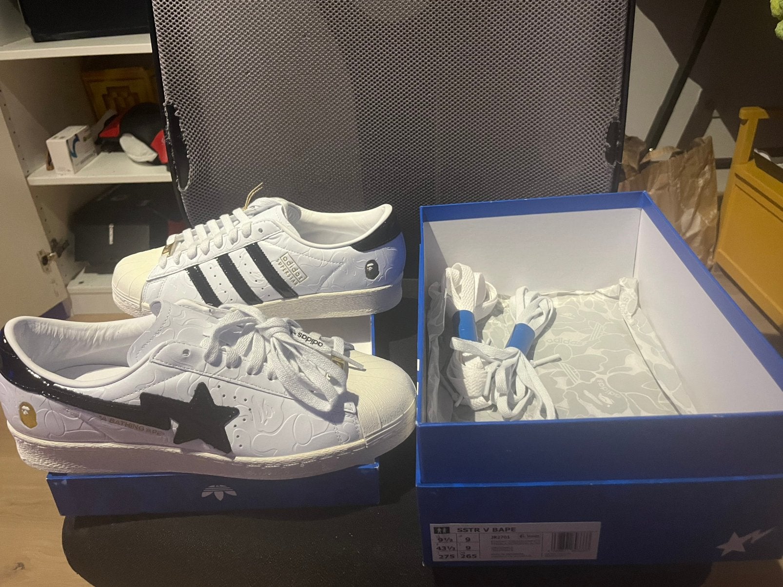 adidas x BAPE Superstar Wit - Maat 43 1/3 - NIEUW IN DOOS, Enlèvement ou Envoi, Comme neuf, Blanc, Baskets