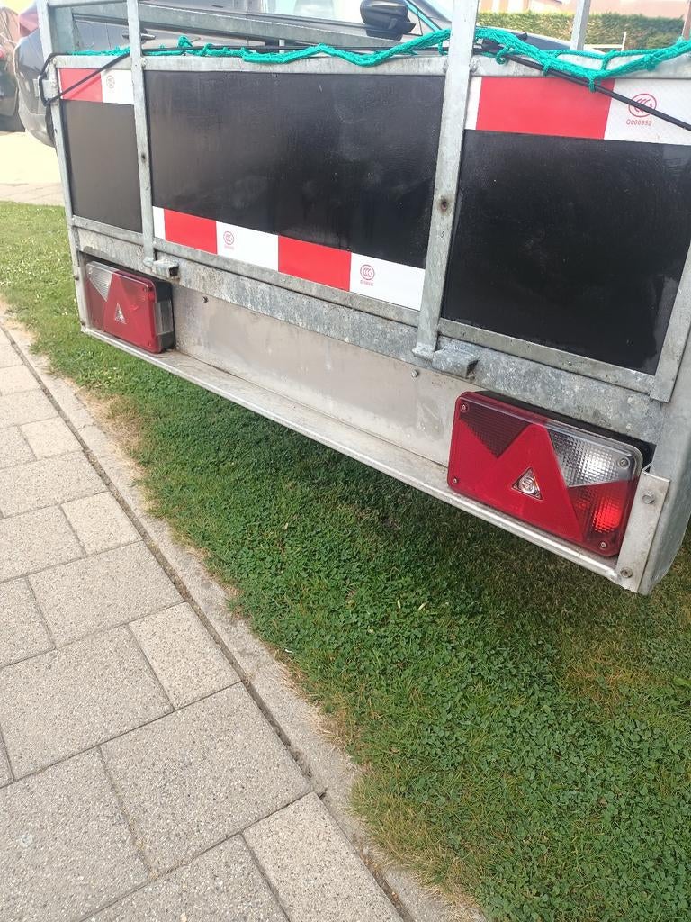 Bande-annonce, Enlèvement