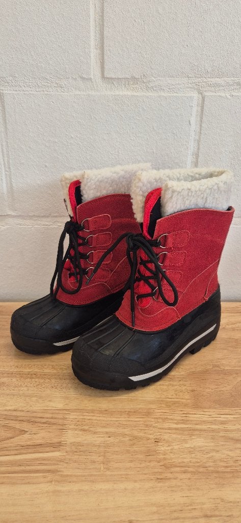 Bottes d'hiver rouges taille 34 — rembourrées, Enfants & Bébés, Neuf, Enlèvement ou Envoi, Bottes, Garçon ou Fille