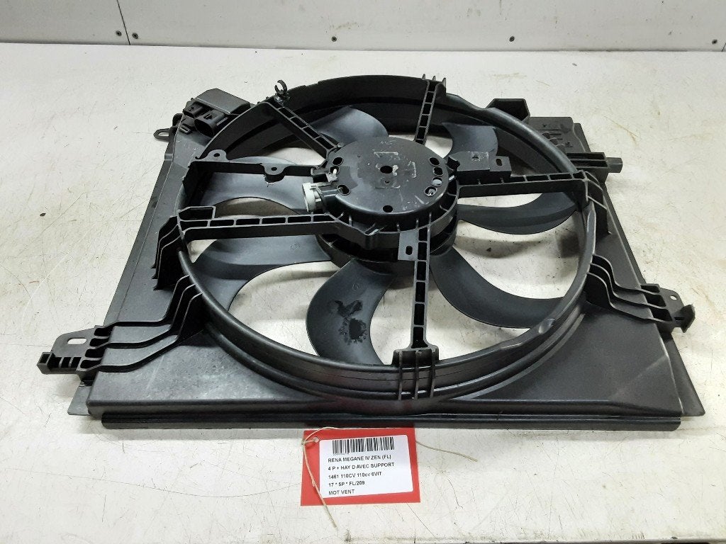 VENTILATEUR RADIATEUR MOTEUR Renault Megane IV (RFBB), Renault, Utilisé, Peter-Huppertz-Straße 5
51063  Köln, DE, Dialog.deutschland@renault.de