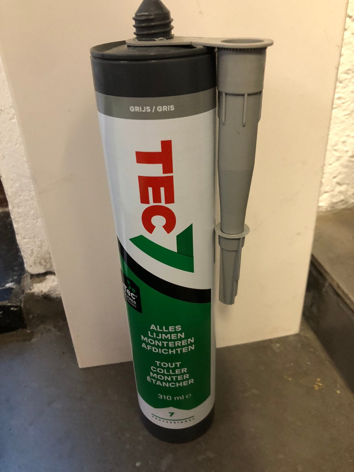 Tec 7 grijs, Ophalen