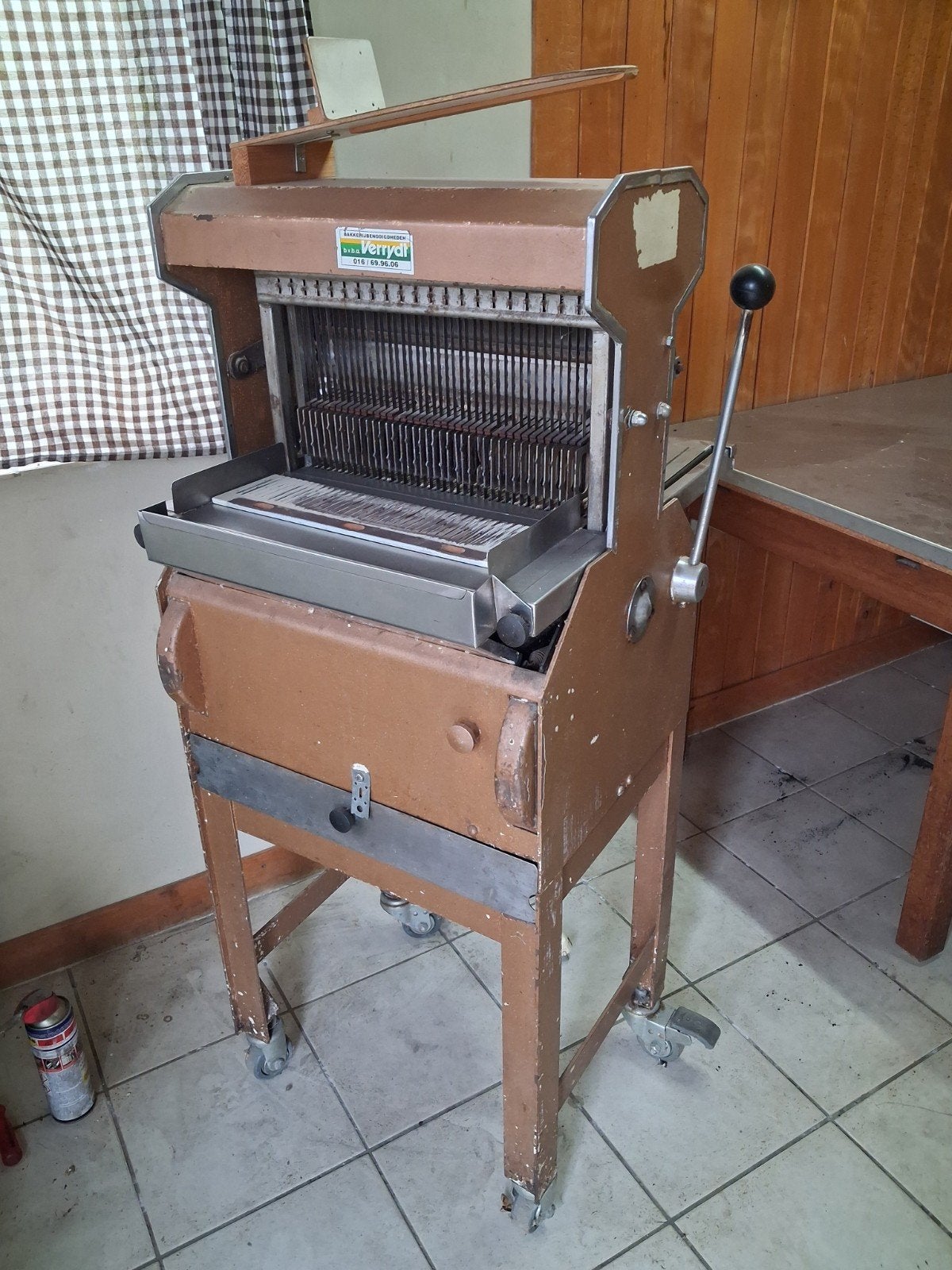Hobby-bakkerij: broodsnijmachine, kneder en afwerktafel, Zakelijke goederen, Ophalen