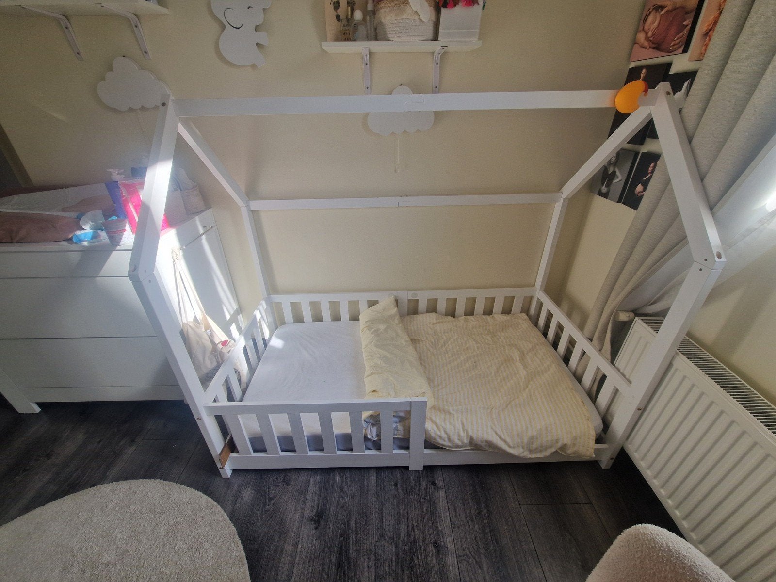 Lit Cabane bois blanc 80x165 cm + Matelas Neuf, Enfants & Bébés, Matelas, 70 à 85 cm, Comme neuf, Enlèvement