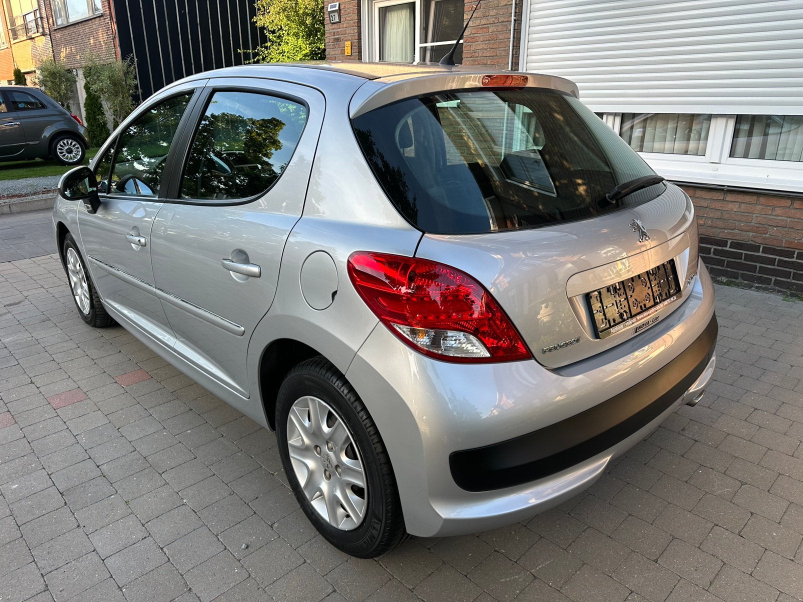 Peugeot 207 1.6i Automaat! Nette staat*AC* 78000km* Garantie, Auto's, Peugeot, Stof, Zwart, 4 cilinders, 5 zetels