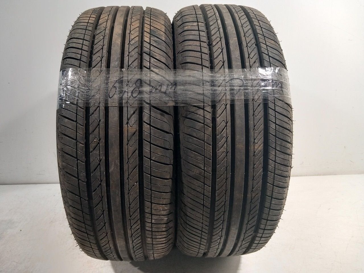 Bandenset 2 stuks Zomer 185 55 R14, Autos : Pièces & Accessoires, Van der Ven Autorecycling B.V., Ettenseweg 76, 4706 PB Roosendaal, The Netherlands