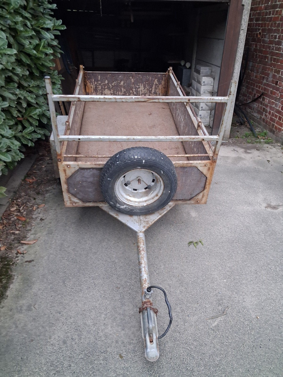 remorque, 2 m à une hauteur de 1,20 m, conteneur 35 cm, Enlèvement, Utilisé