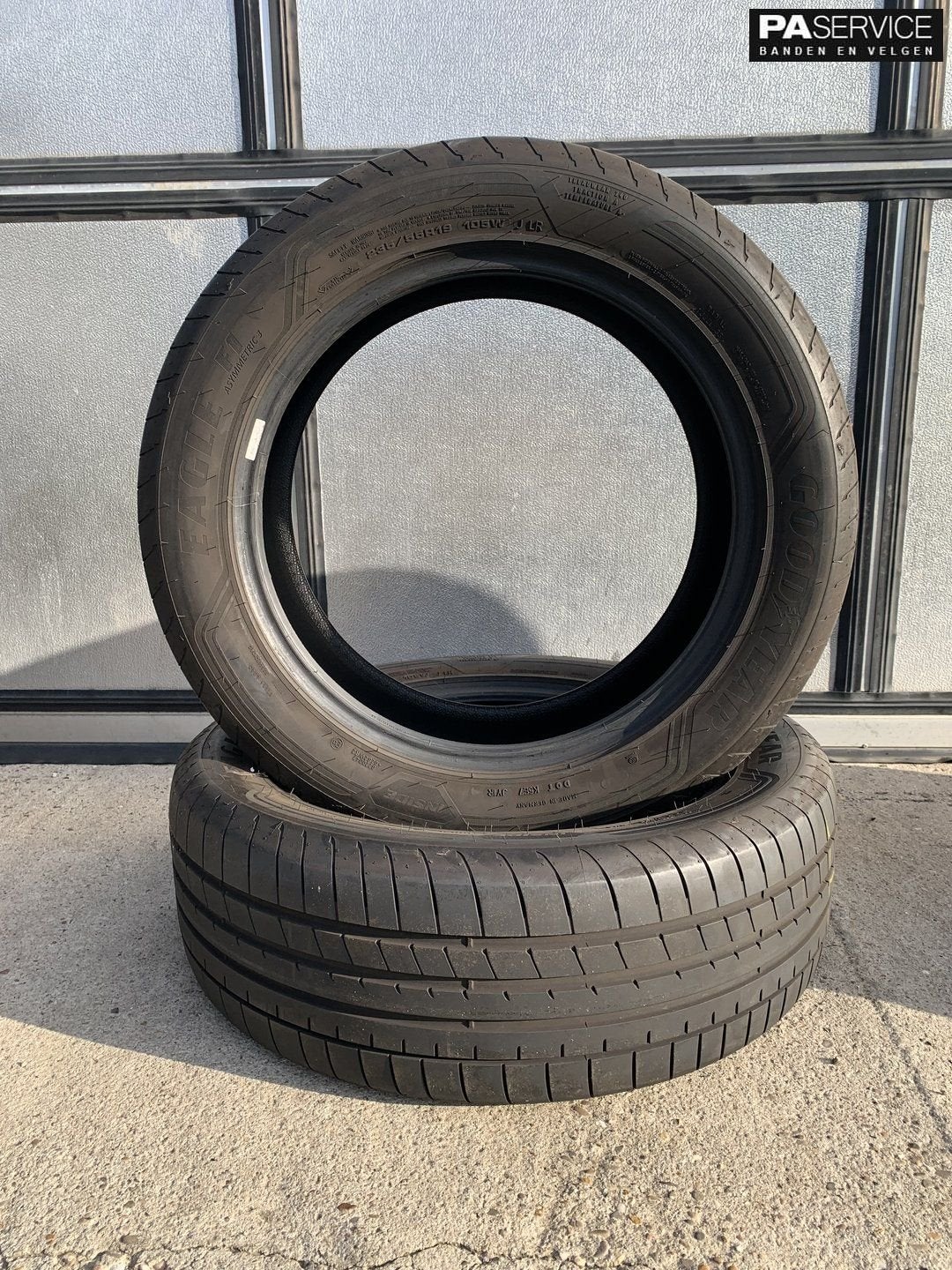 2x Goodyear 235 55 19 zomerbanden 6 mm, Auto-onderdelen, Gebruikt, Velg(en), -, -