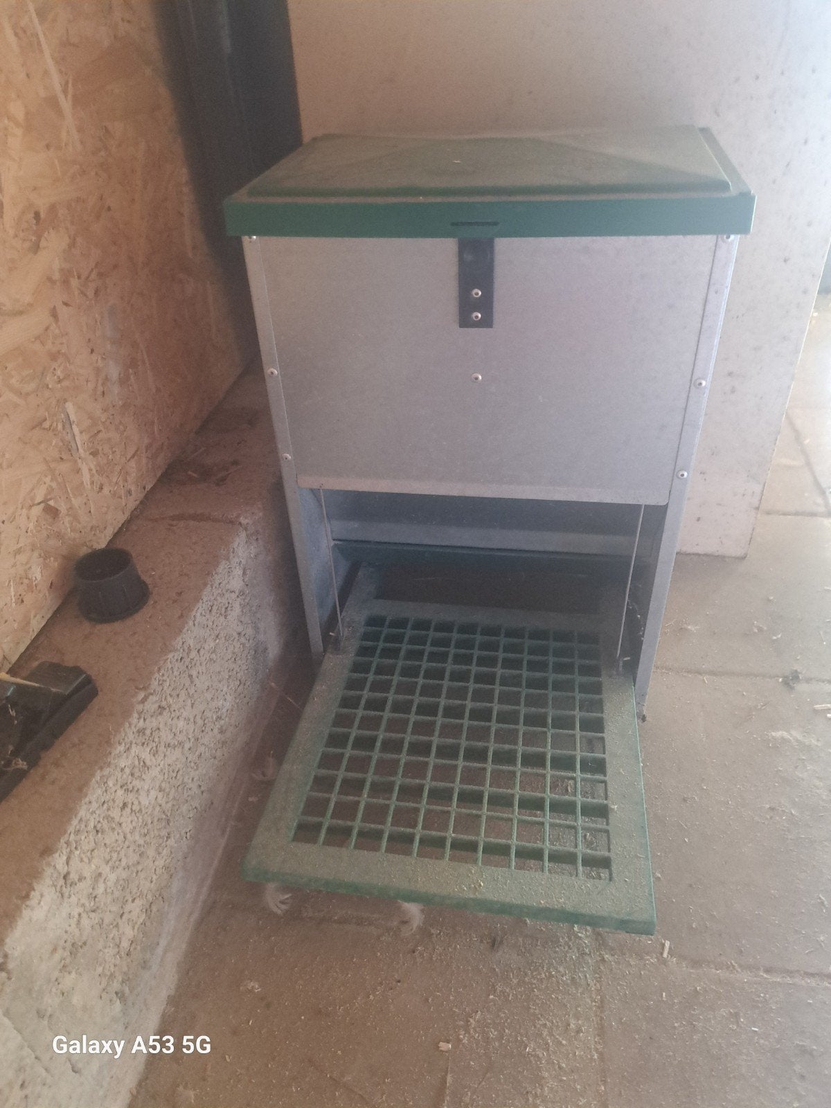 Mangeoires et abreuvoir poules, Animaux & Accessoires, Enlèvement