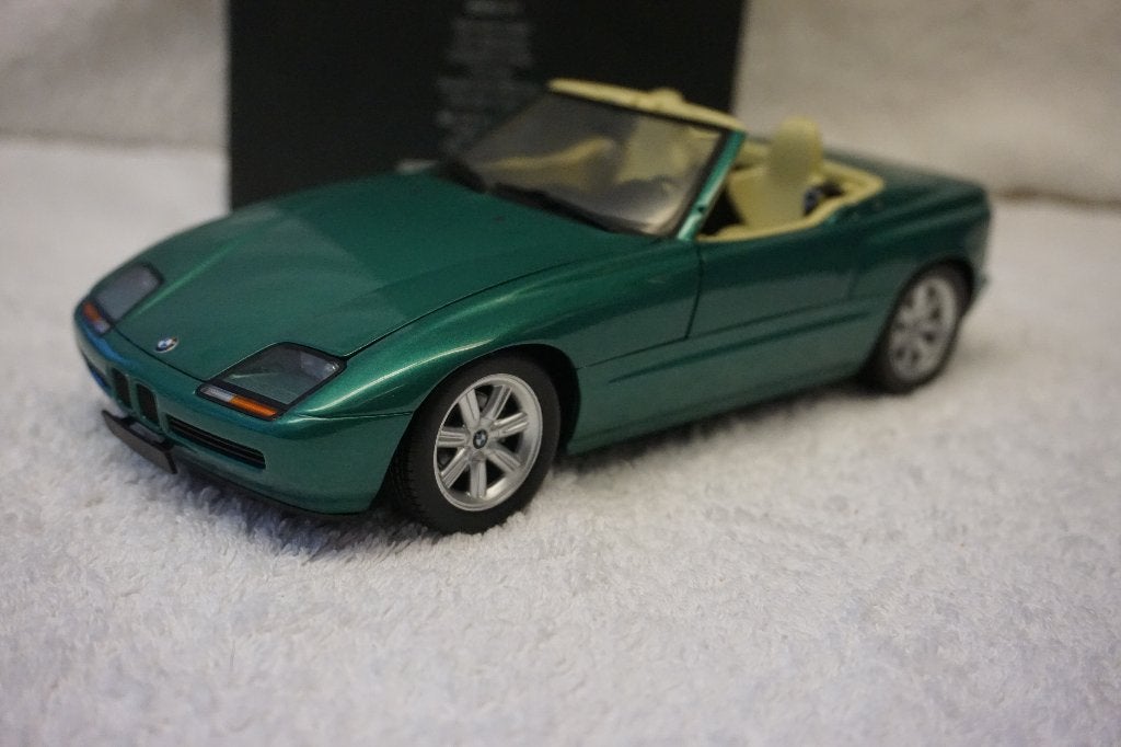 BMW E30 Z1 Fun Green Minichamps 1:18 80430148536, Ophalen of Verzenden, Gebruikt, Auto, MiniChamps