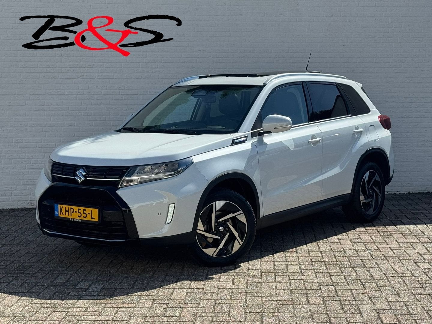 Suzuki Vitara 1.5 Hybrid Style Automaat Carplay Panorama Cam, Auto's, Suzuki, Automaat, Zwart, Wit, Bedrijf