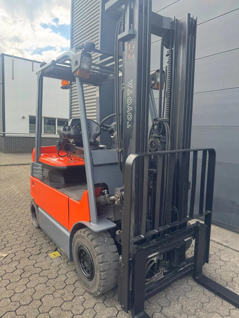 Toyota 7FBMF25 2,5 ton elektrische heftruck (bj 2012), Zakelijke goederen, 2000 tot 3000 kg, Elektrisch, Heftruck, Toyota