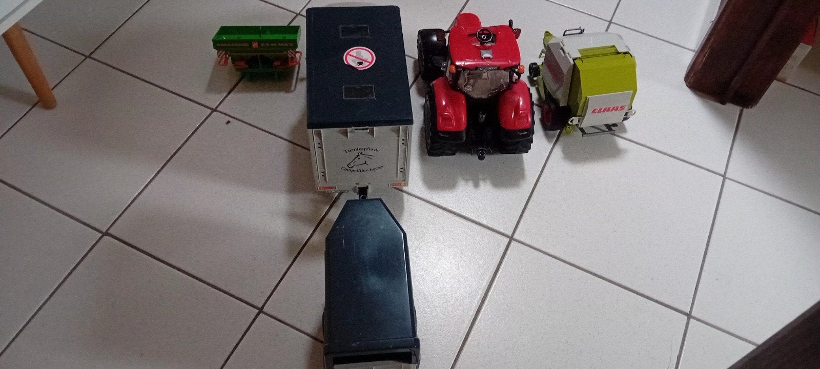 Bruder tractor en machines met nog paarden en koeien, Ophalen, Gebruikt