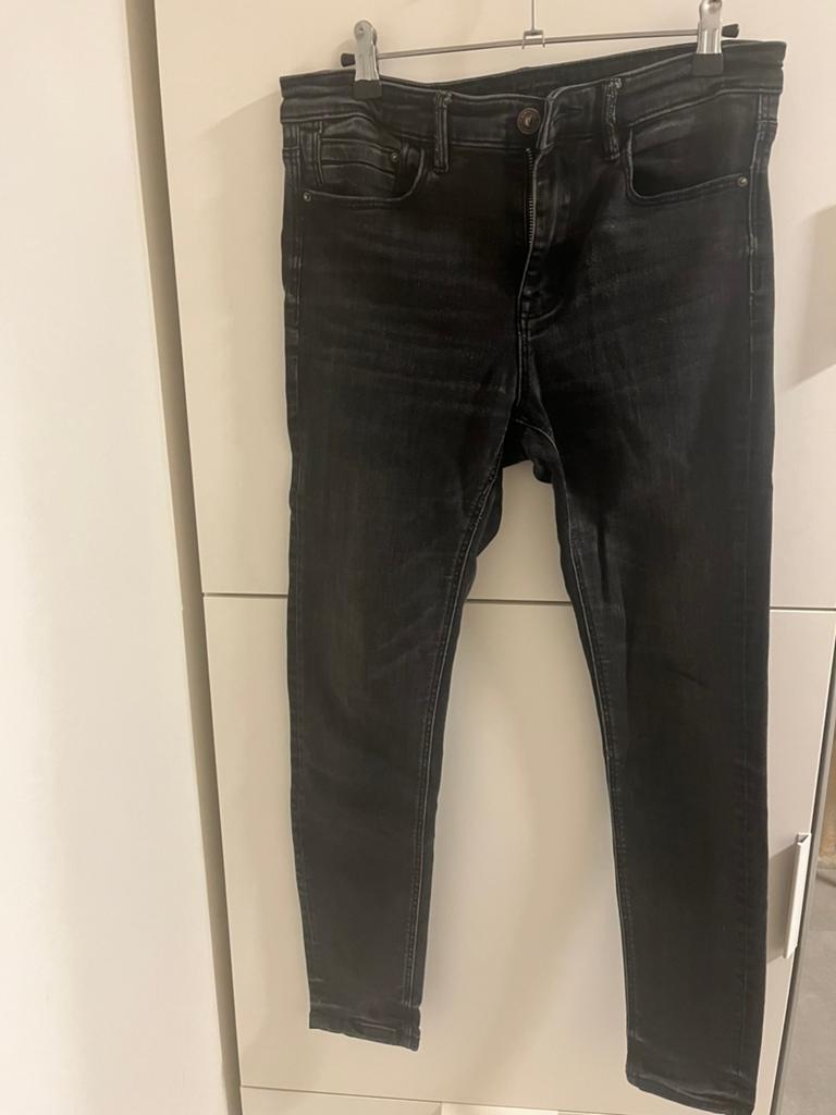Stradivarius broek maat 40, Enlèvement, Comme neuf, Noir