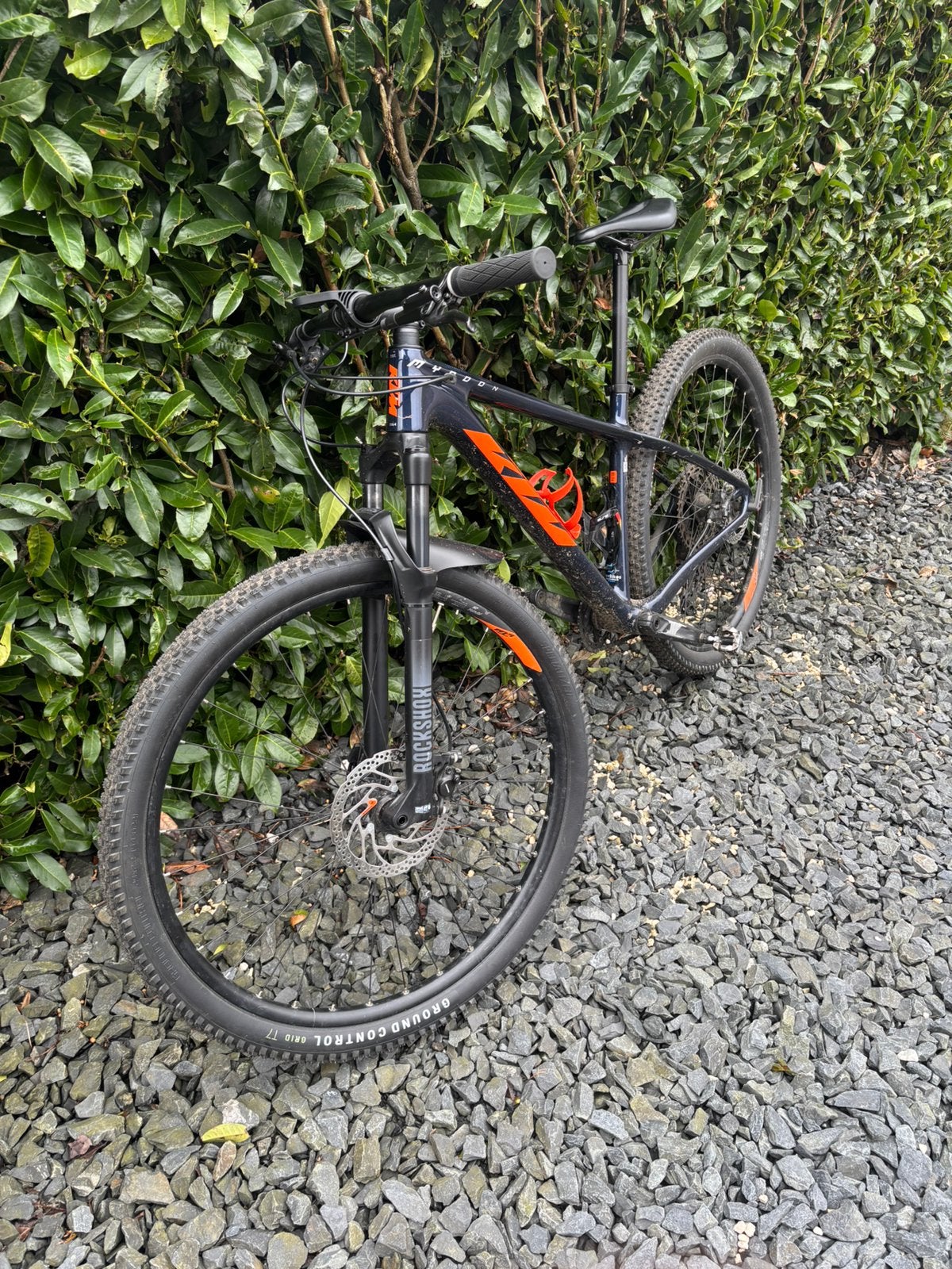 Ktm carbone bien entretenu, Enlèvement, Utilisé