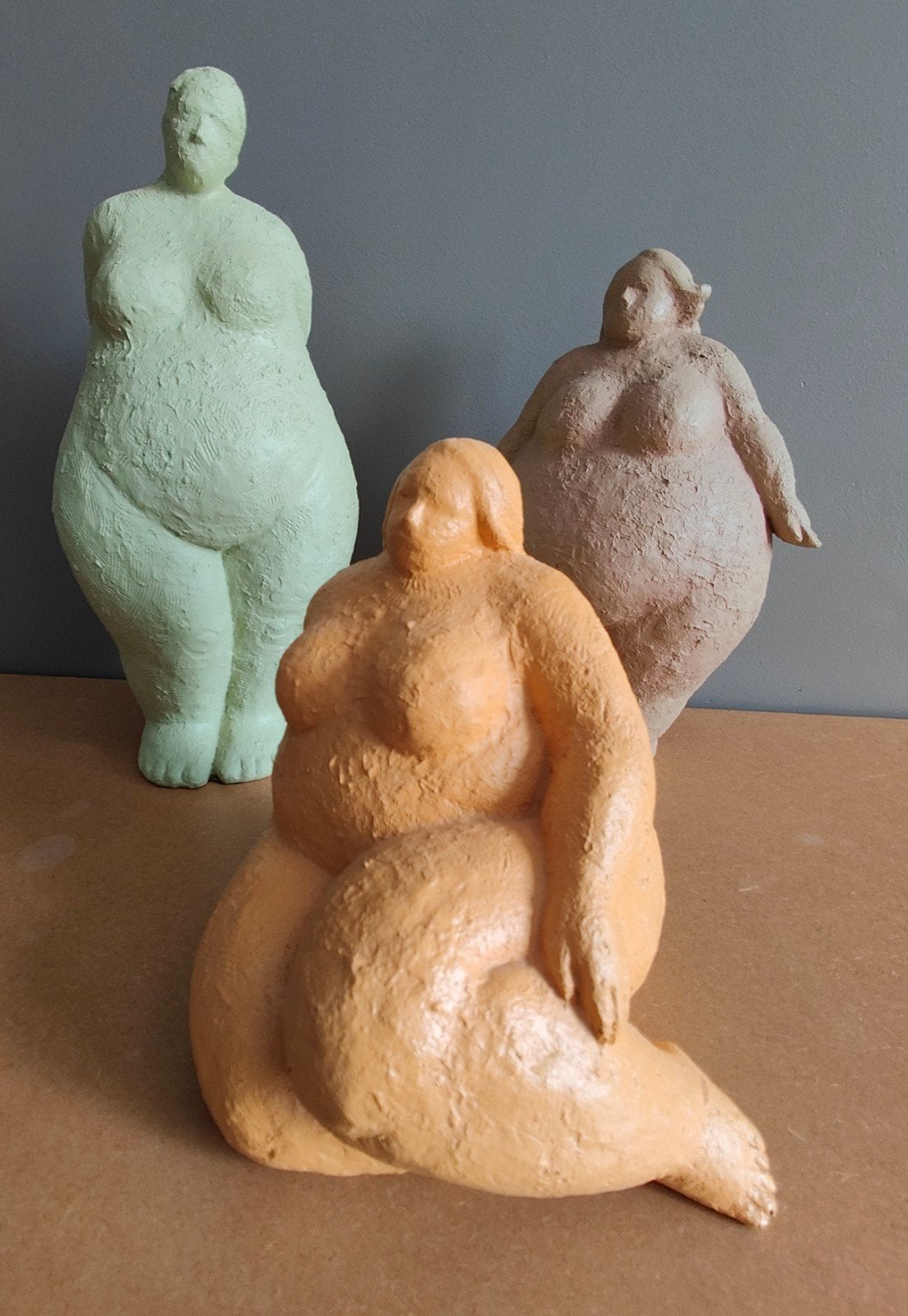 Set van 3 "Dikke Dames" beelden – Prachtige kunstbeeldjes!, Ophalen, Vintage, Beige, Zo goed als nieuw