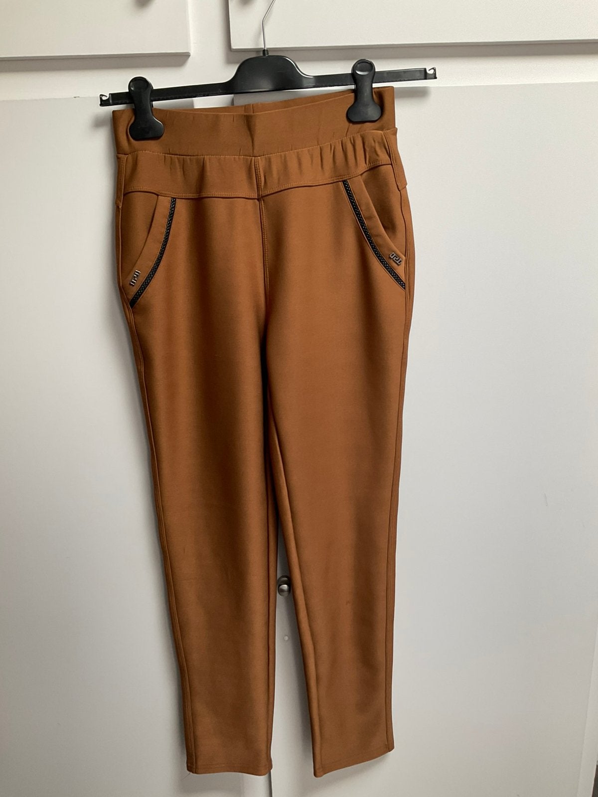 Lichtbruine broek maat 42/44, Vêtements | Femmes, Culottes & Pantalons, Enlèvement ou Envoi, Comme neuf, Taille 42/44 (L)