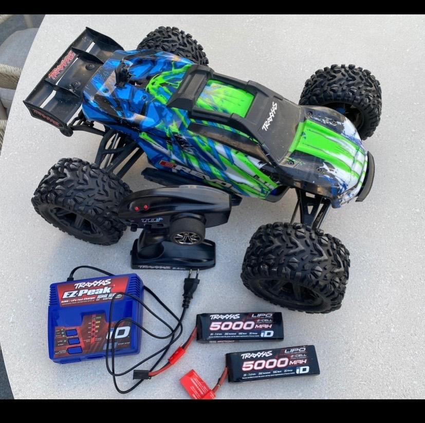 Traxxas E-Revo 2.0, Hobby en Vrije tijd, Modelbouw | Radiografisch | Auto's, Auto offroad, Zo goed als nieuw, RTR (Ready to Run)