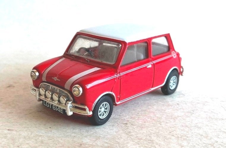 Mini Cooper rood - wit dak Vanguards., Hobby & Loisirs créatifs, Voitures miniatures | 1:43, Enlèvement ou Envoi, Comme neuf, Voiture