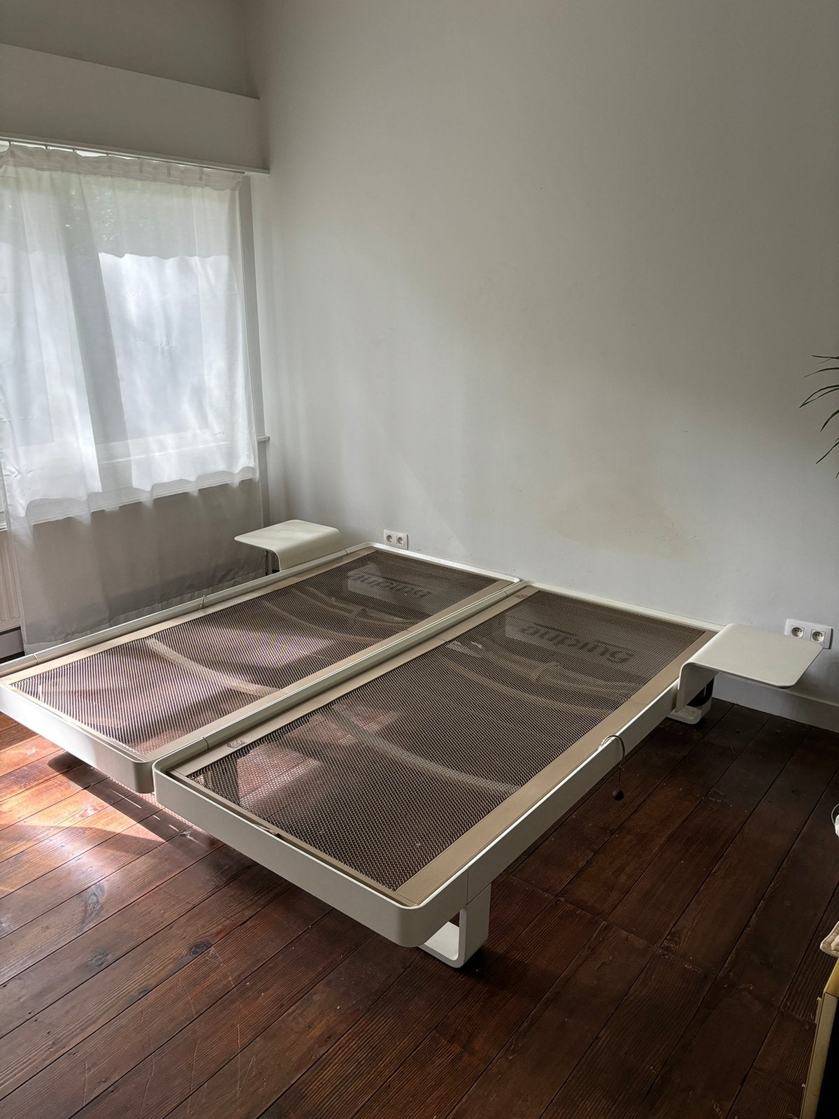 Lit double Auping Auronde avec tables de chevet, Maison & Meubles, Chambre à coucher | Lits, Enlèvement