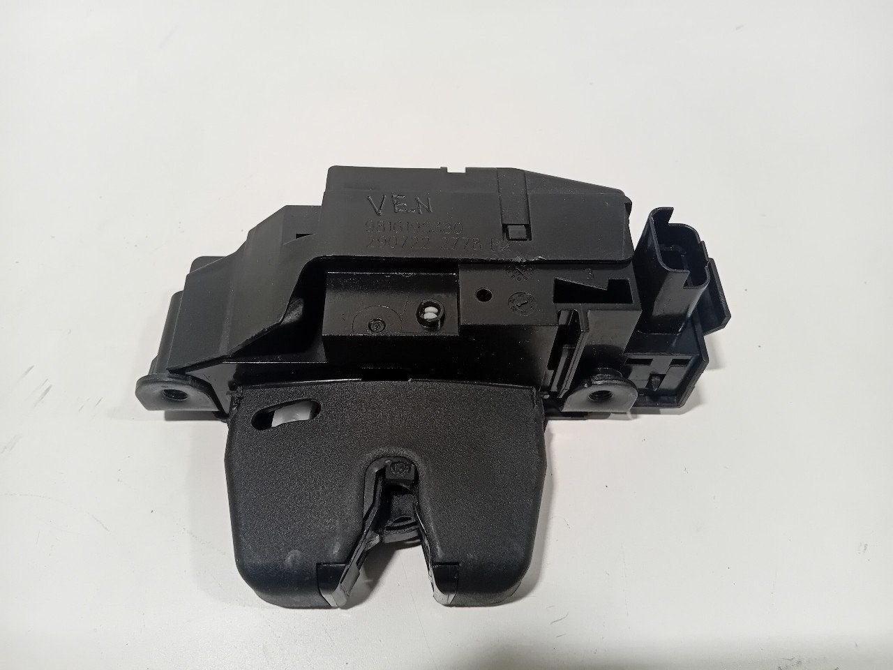 Slot mechaniek kofferdeksel achterklep elektrisch Opel Corsa, Auto-onderdelen, Onderdelen@venauto.nl, Van der Ven Autorecycling B.V.
