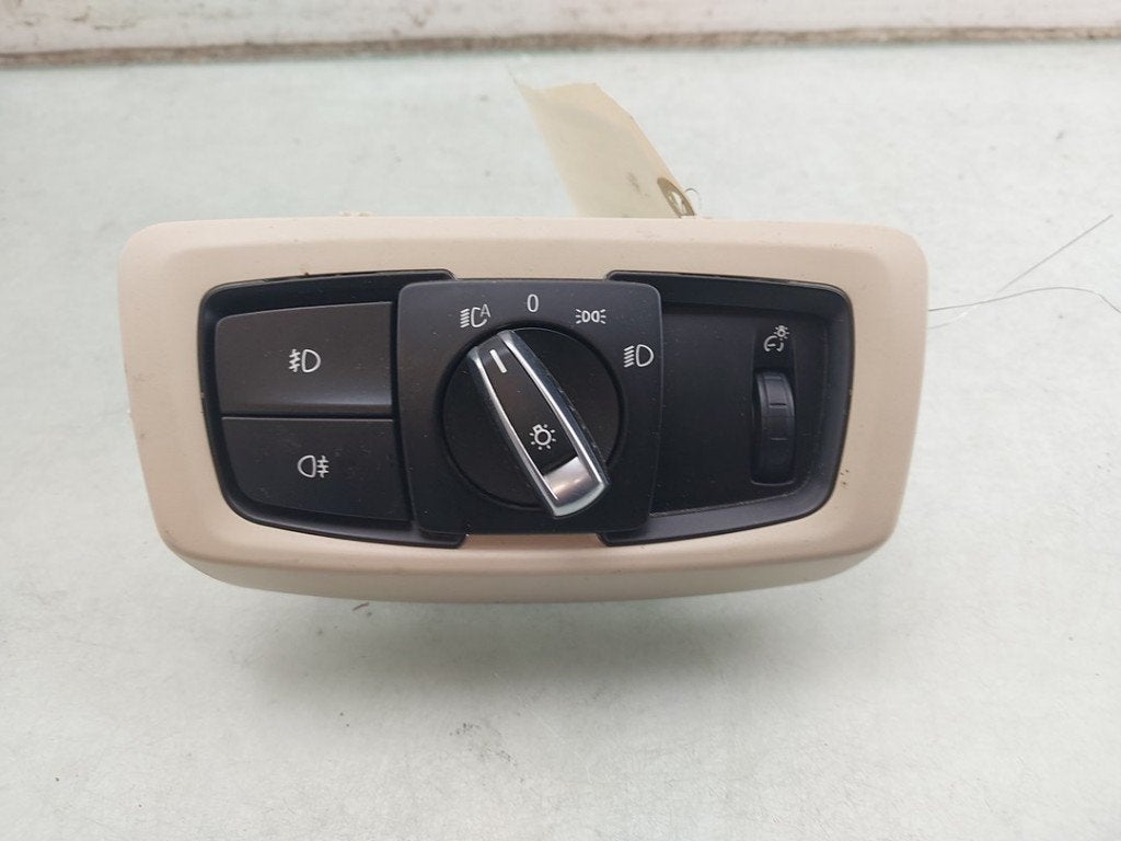 INTERRUPTEUR D'ECLAIRAGE BMW 2 serie Active Tourer (F45), Autos : Pièces & Accessoires, Utilisé, BMW, Petuelring 130
80809  München, DE