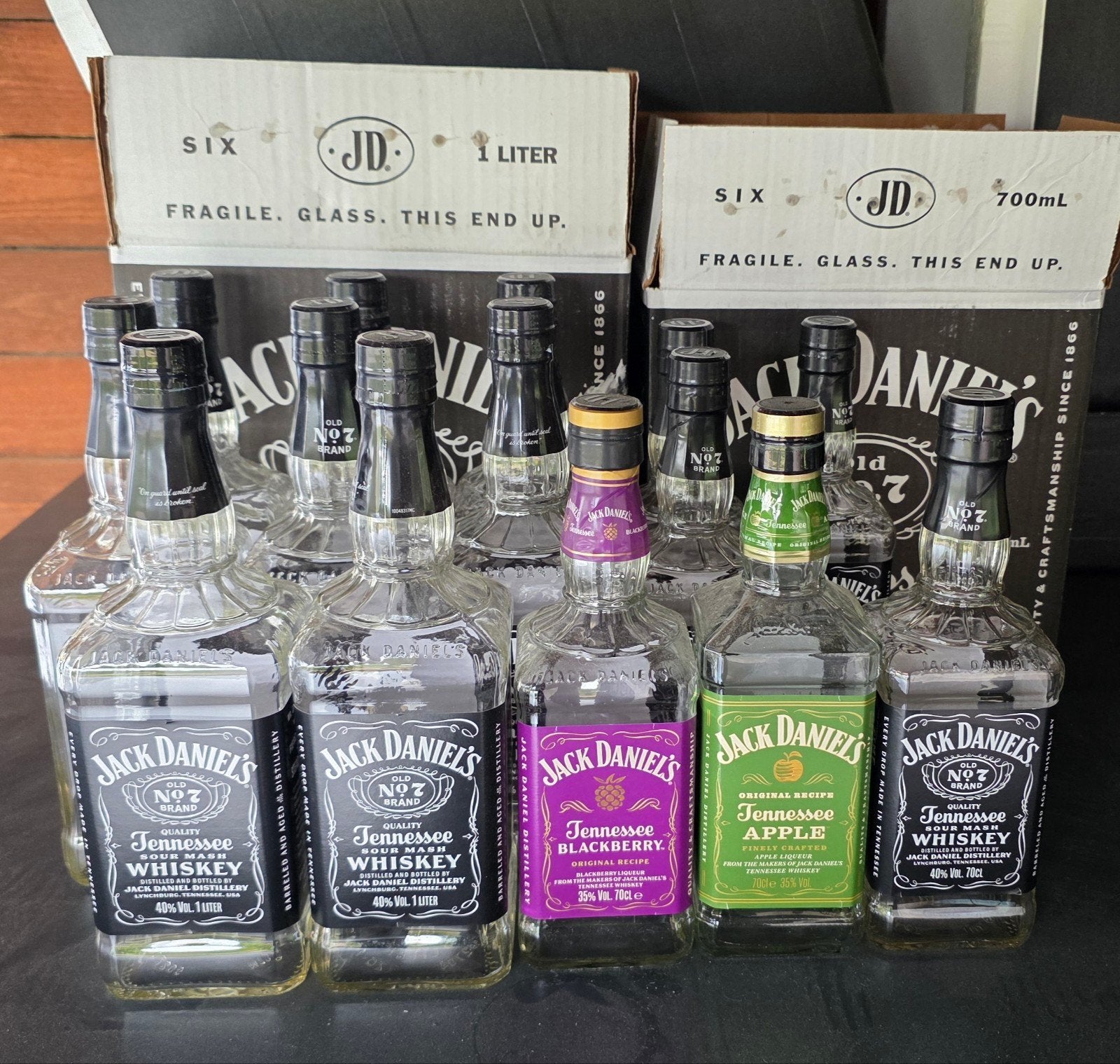 Bouteilles Jack Daniel's vides, Collections, Enlèvement