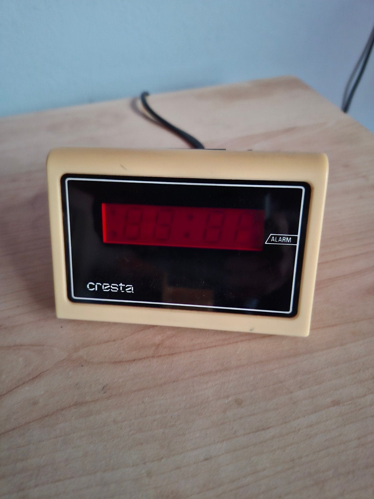 Réveil numérique vintage CRESTA des années 1980, Enlèvement
