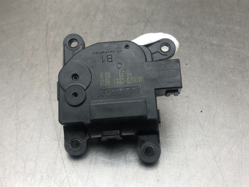 ACTIONNEUR MOTEUR VOLET CHAUFFAGE Kona (OS) (|H400730881|), Dhr. M. Roggen, Stadsweg 37 37
9917 PV  WIRDUM GR., NL, Hyundai, Utilisé