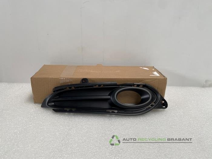 Plaque de protection feu antibrouillard droit d'un Honda HR-, Honda, -, 3 mois de garantie, Utilisé