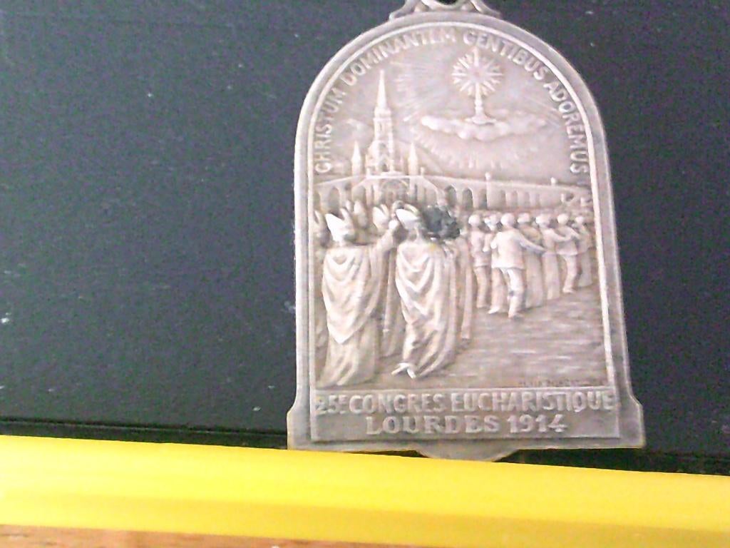 religiueze medalie penin poncet lourdes 1914, Ophalen of Verzenden, Zo goed als nieuw, Sieraad, Christendom | Katholiek